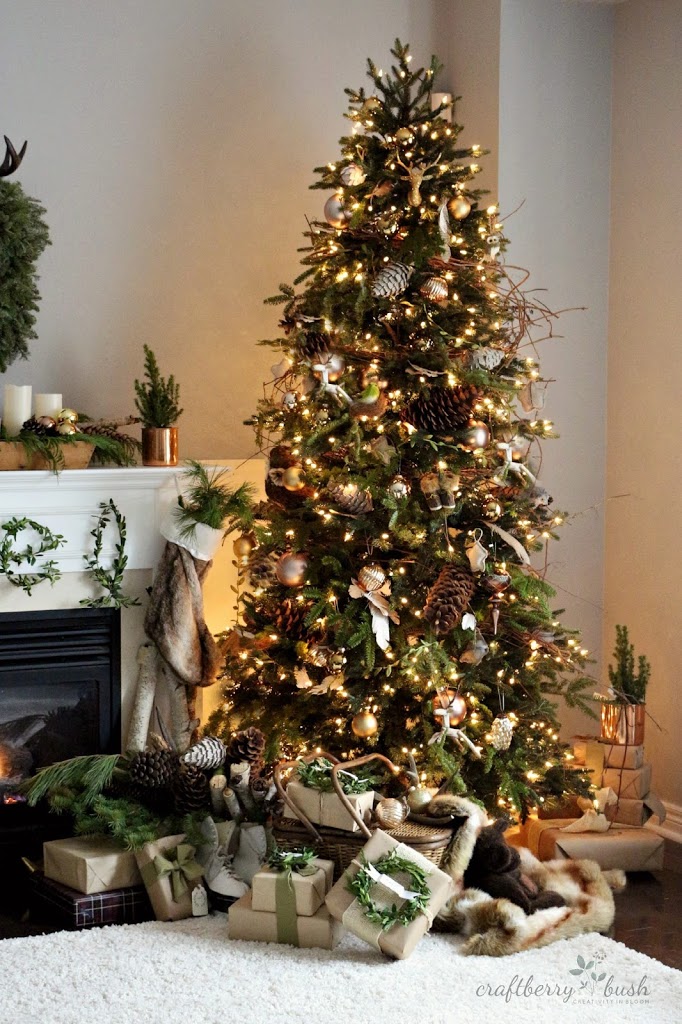 Preppy & Plaid Christmas Tree - Pender & Peony - A Southern Blog