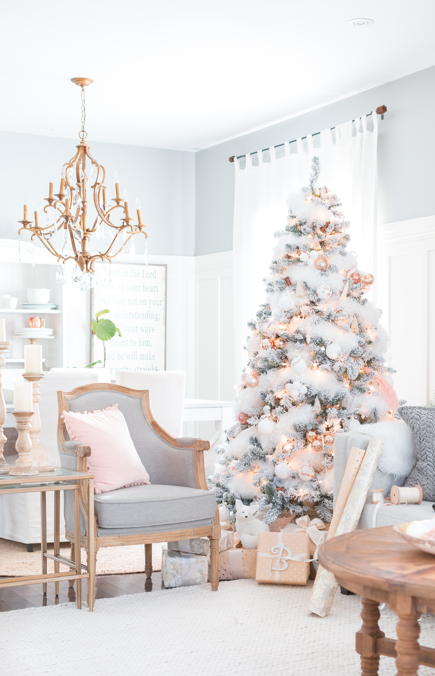 Elegant Christmas Decor in Blush, Rose Gold, and Copper