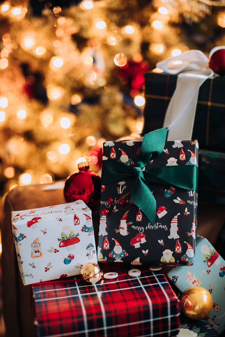Christmas Morning Stock Photo - Download Image Now - Wrapping